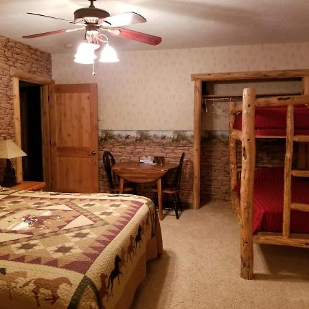 Sunlit Oasis Bed & Breakfast Notom Екстериор снимка