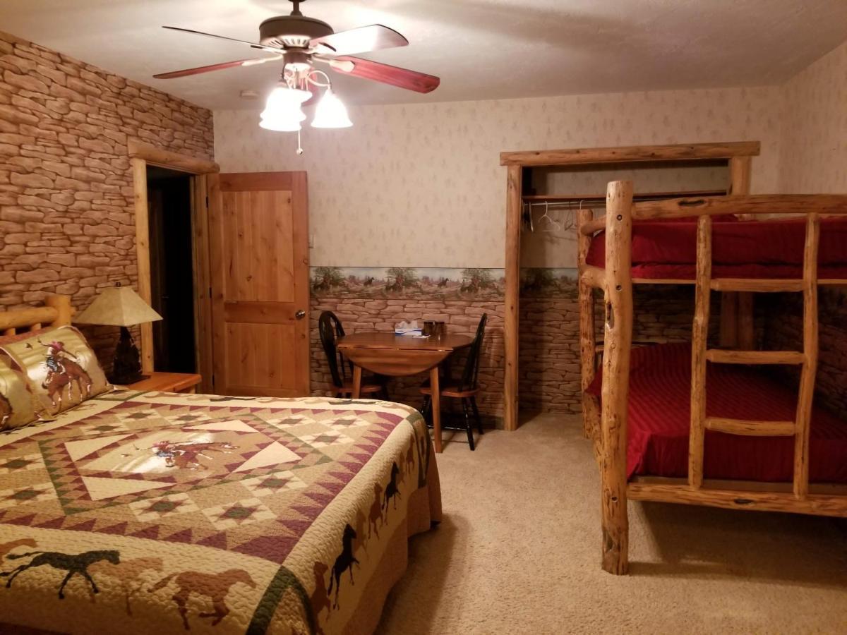 Sunlit Oasis Bed & Breakfast Notom Екстериор снимка