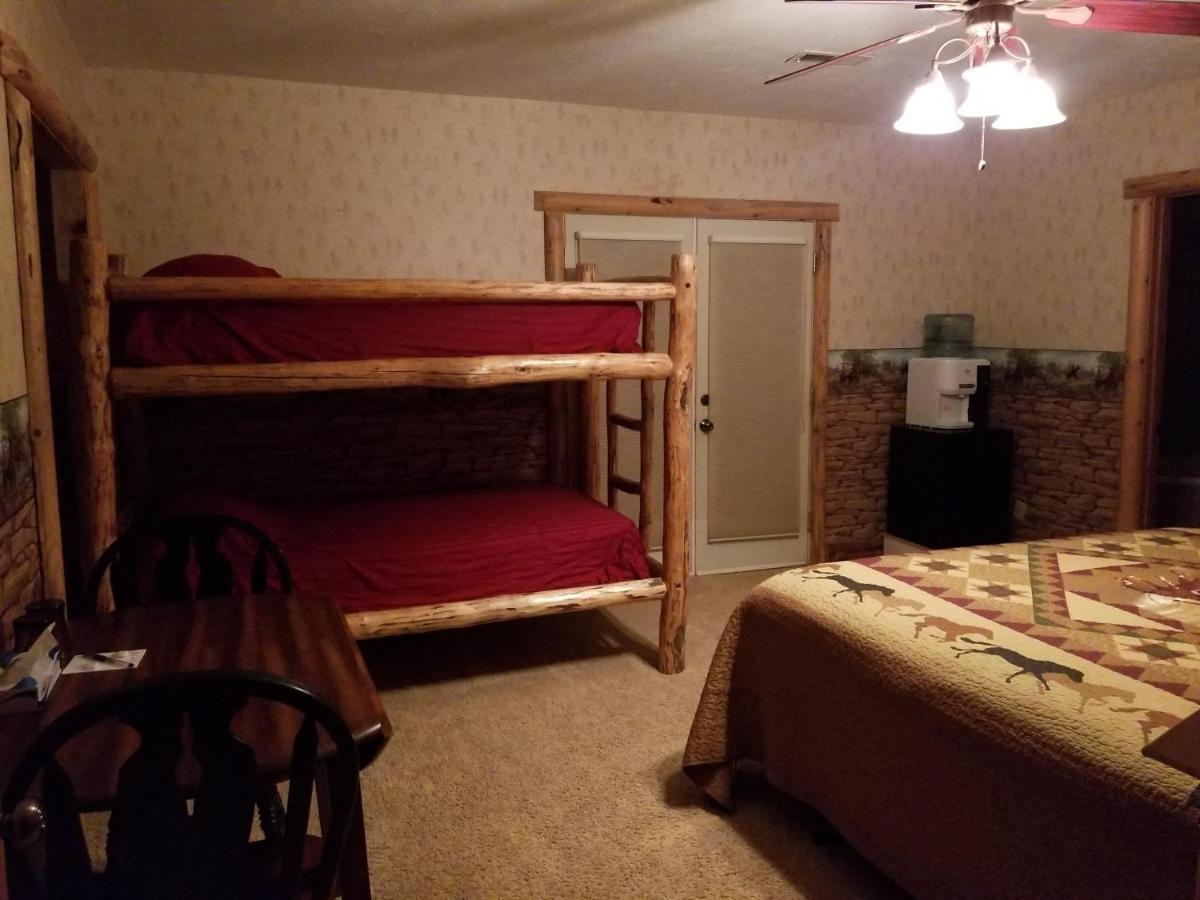 Sunlit Oasis Bed & Breakfast Notom Екстериор снимка