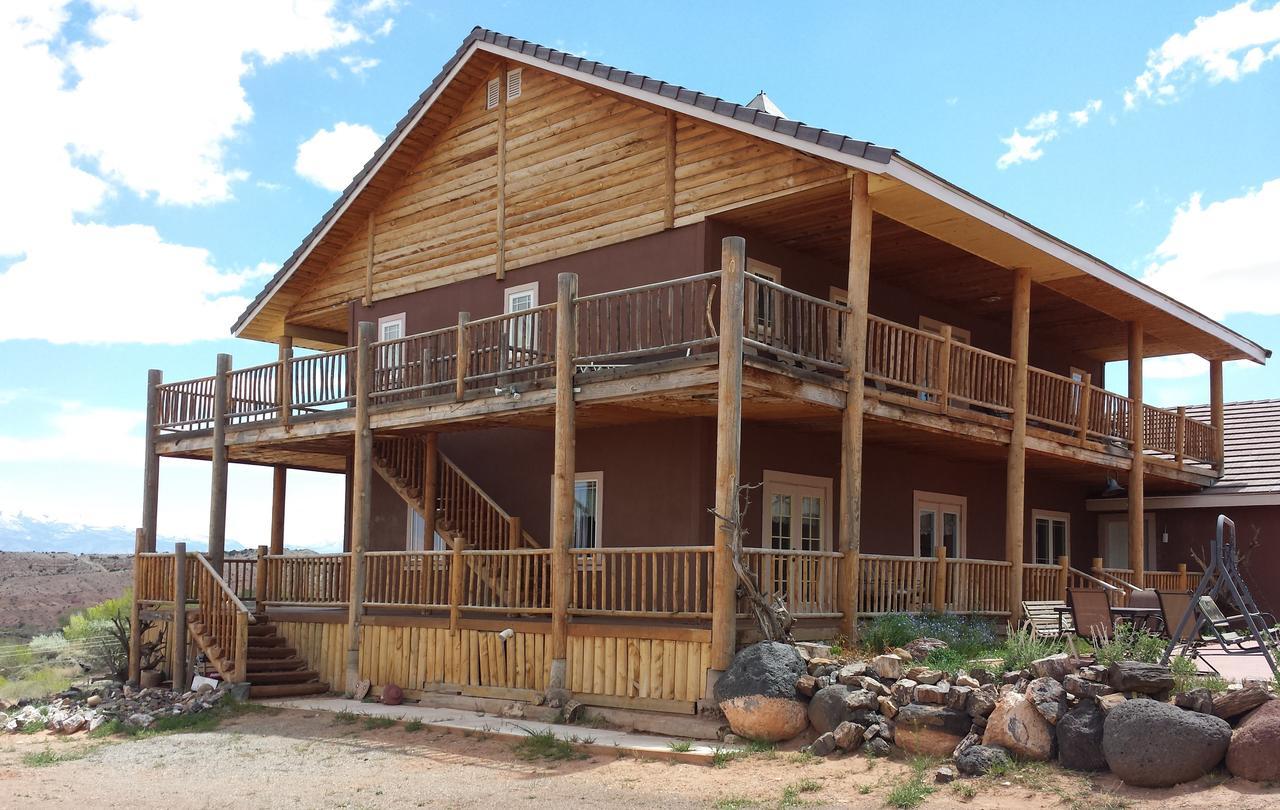 Sunlit Oasis Bed & Breakfast Notom Екстериор снимка